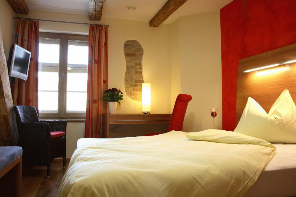Hotel Zum Grunen Baum Plattling Pokoj fotografie